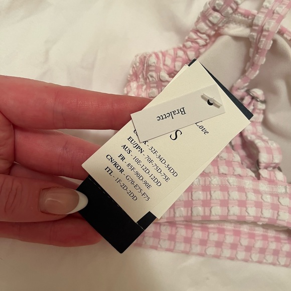 BNWT - Abercrombie & Fitch Bikini Top Size S✨ - Picture 4 of 4